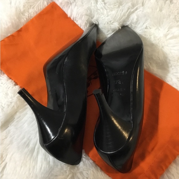 Hermes Black Leather Pointed Heels - Picture 7 of 9